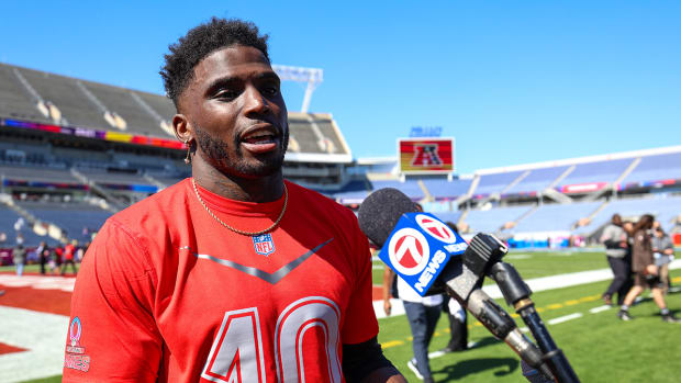 Miami Dolphins wide receiver Tyreek Hill (10) participates in the AFC versus NFC Pro Bowl practice and media day at Camping World Stadium.